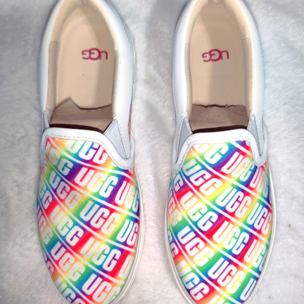 NWT UGG slip on - Picture 2 of 4